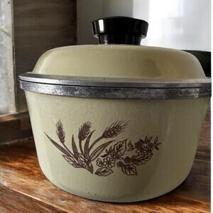 Vintage Corning Ware Range Craft 1.5 Qt Saucepan with Lid | Retro Avocado Green
